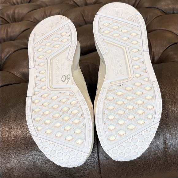 NWOT Adidas NMD V3 White Mesh Sneakers Sz 8 - Picture 5 of 7